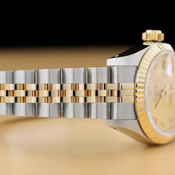 Sale! Ladies Rolex 18kt Yellow Datejust With Box - Picture 6 of 6